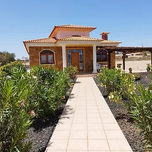 Casa Del Sol 3 Bedroom With Private Solar Covered 12m X 6m Pool Minimum 7 Nights Chromecast And Wifi Throughout The Triquivijate